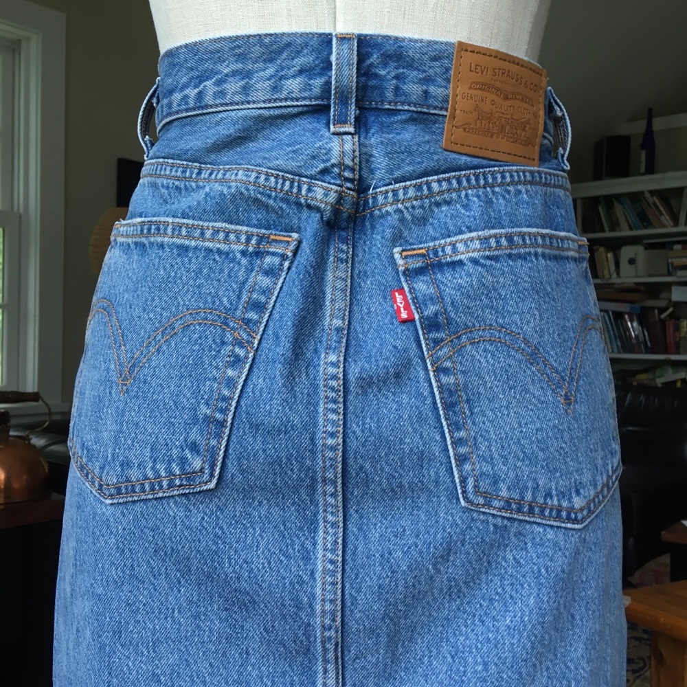 New Levi’s Premium Front Slit Denim Midi Skirt - Picture 4 of 10